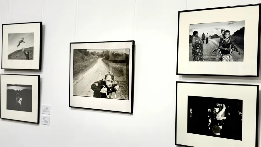В Русском музее фотографии открылась выставка Алексея Мякишева «Диалоги со временем»   